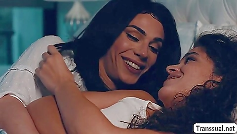 Brunette stepdaughter gets her mouth and pussy fucked