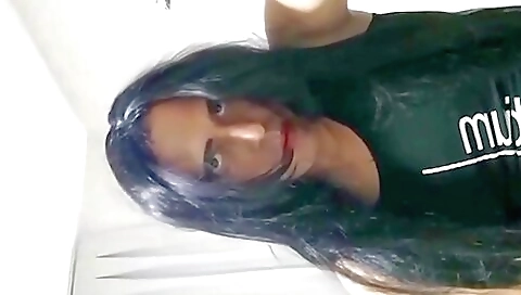 My brunette girlfriend enjoys the feeling of getting fucked solo