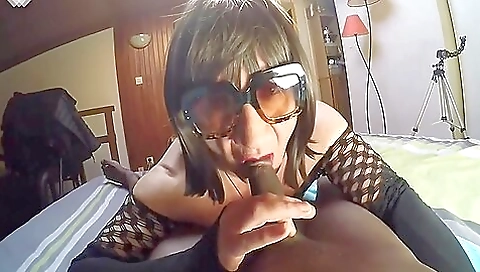 Ebony milf wearing stockings and a deepthroat video