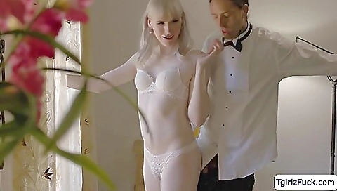 Bareback lesbian threesome with a beautiful brunette babe