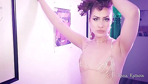 Brunette with a huge ass shows off in hd solo video