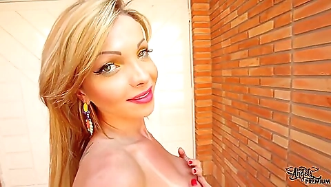 Amateur blonde with big tits in a car washed by a big black dude